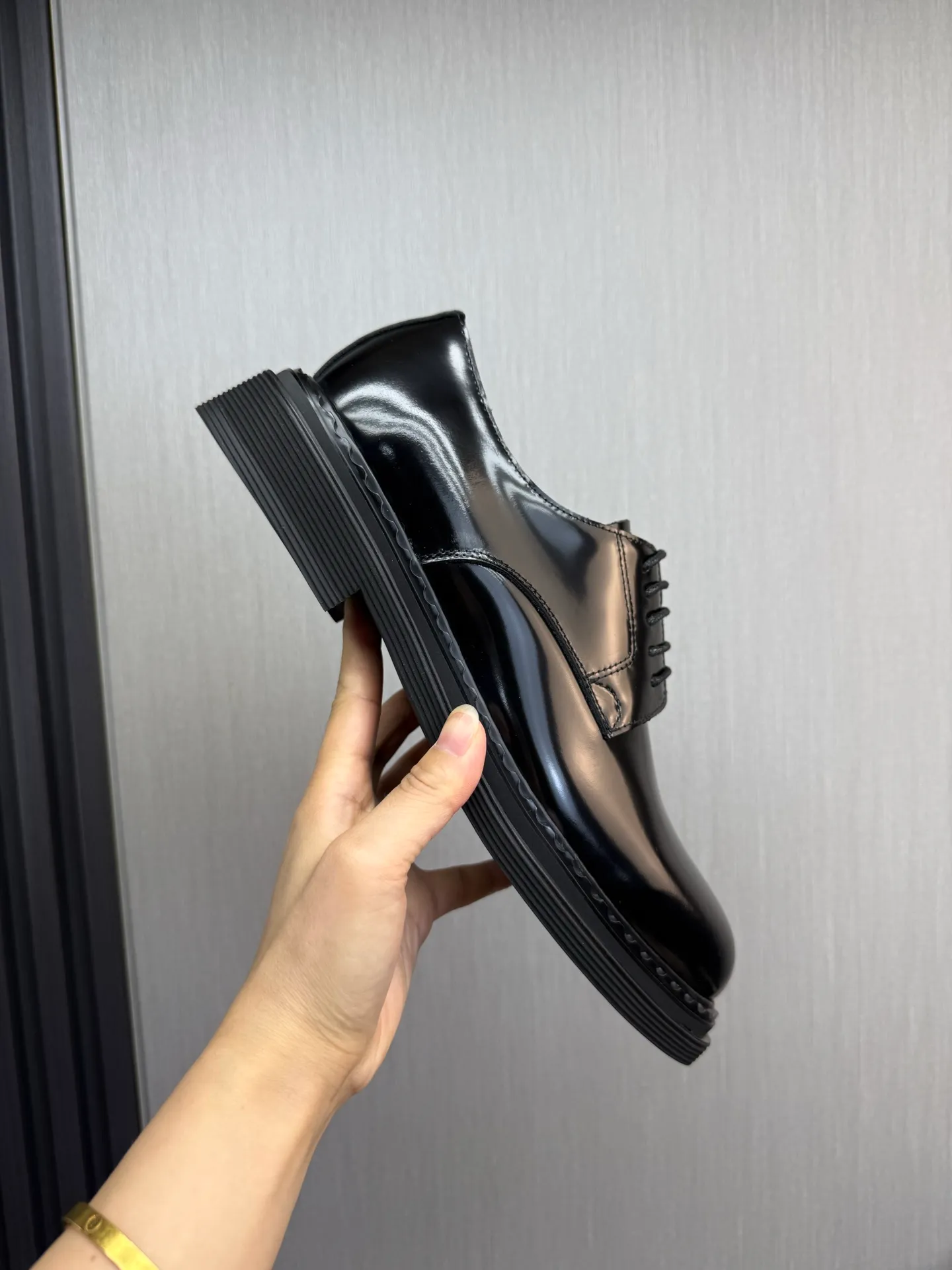 Men's shoes 💰900💰 DG. Men's casual lace-up leather shoes, the latest hot style 🔥 1:1 original purchase quality, top quality goods ⬆️The upper is imported open-edge beaded cowhide, cowhide, and cow suede. The hand-made three-dimensional stitching highlights the round toe design. The inner foot pads are all imported cowhide, with the original wear-resistant foam outsole, matching code 39-44, (38, 45 custom-made, non-returnable)